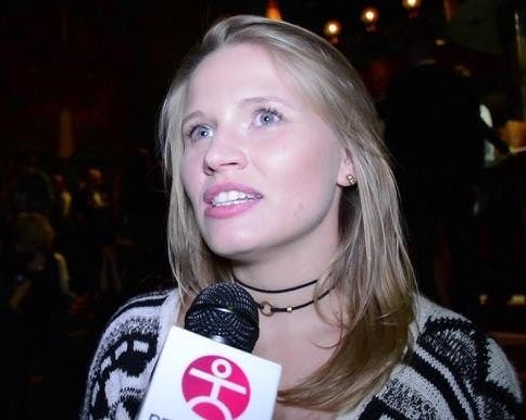 Natalia Rybicka w dynamicznej pozie tanecznej podczas występu Disco Dance Freestyle.